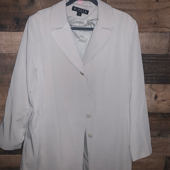 Women’s beautiful cream coat with buttons - Picture 1 of 3